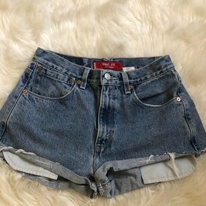 VINTAGE LEVI'S 557 SHORTS